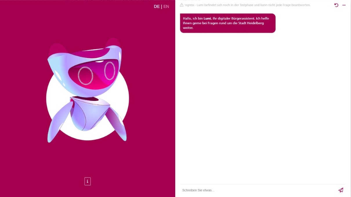 Weißes Roboter-Icon von Lumi, dem KI-basierten virtuellen Assistenten auf der Website der Stadt Heidelberg, auf weinrotem Hintergrund.