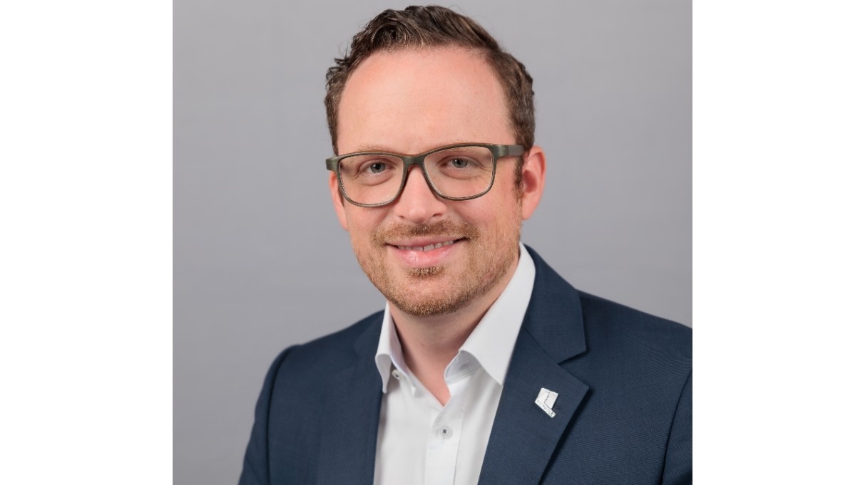Mayor of Diepholz Florian Marré in a dark blue jacket. Mayor of Diepholz Florian Marré in a dark blue jacket.