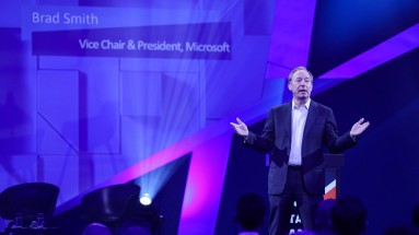 Brad Smith, Microsoft Vice Chair & President auf der Bühne der Smart Country Convention 