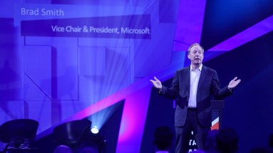 Brad Smith, Microsoft Vice Chair & President auf der Bühne der Smart Country Convention 