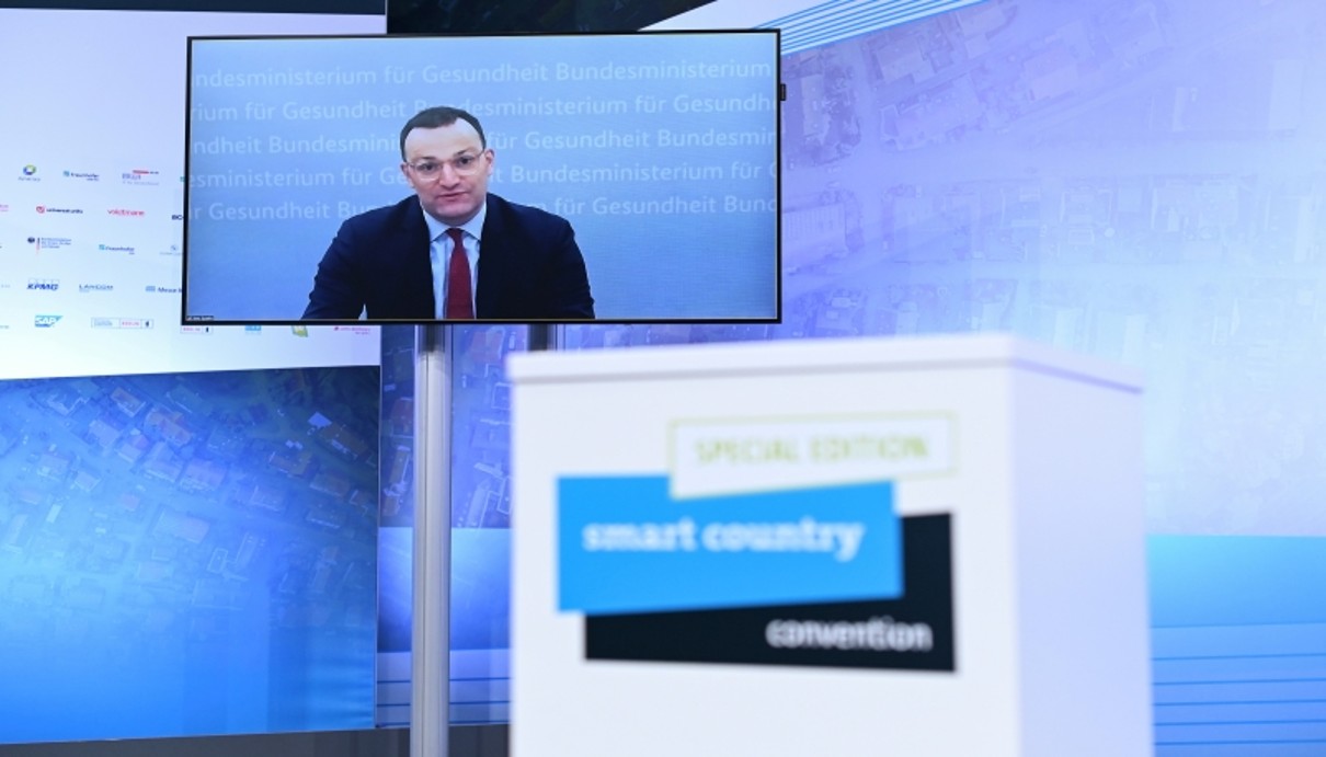 Jens Spahn auf einem Bildschirm der SCCON 2021 Jens Spahn auf einem Bildschirm der SCCON 2021