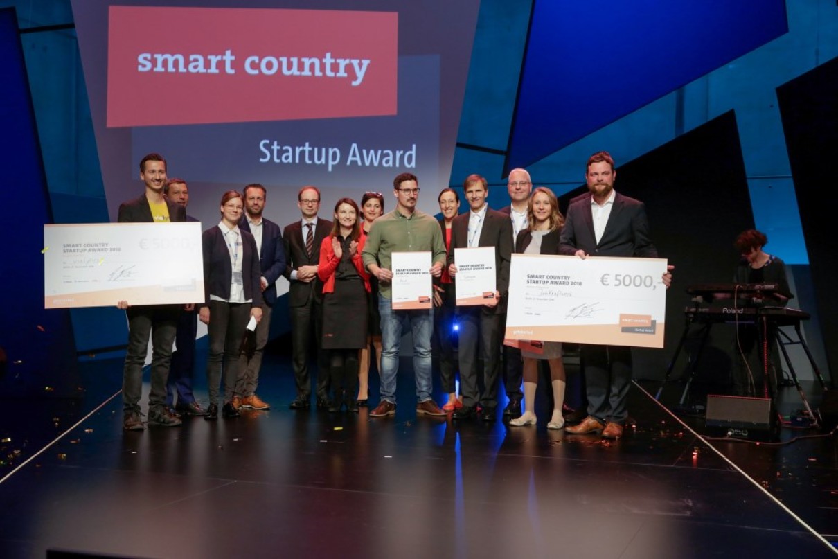vialytics und JobKraftwerk erhalten den Smart Country Startup Award 2018 vialytics und JobKraftwerk erhalten den Smart Country Startup Award 2018